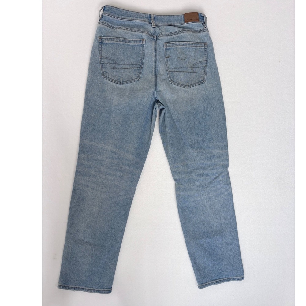 American Eagle High Waisted Mom Jeans Light Wash Distressed‎ Ripped Denim Size 8